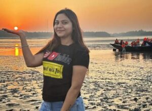 YouTuber-Jyoti-Malhotra-03-300x220 ज्योति मल्होत्रा की आय ₹15-25 हजार प्रति माह, पर वह रुकती थी 5 स्टार होटेल में